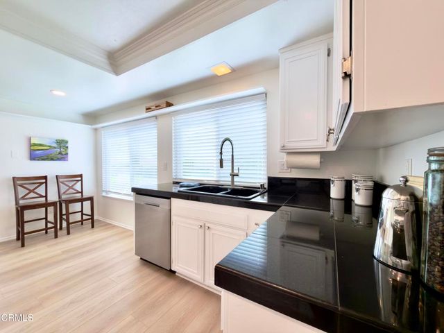 44006 Village 44, Camarillo, CA 93012