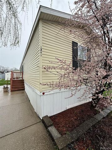1341 Mariga Street, South Lyon, MI 48374