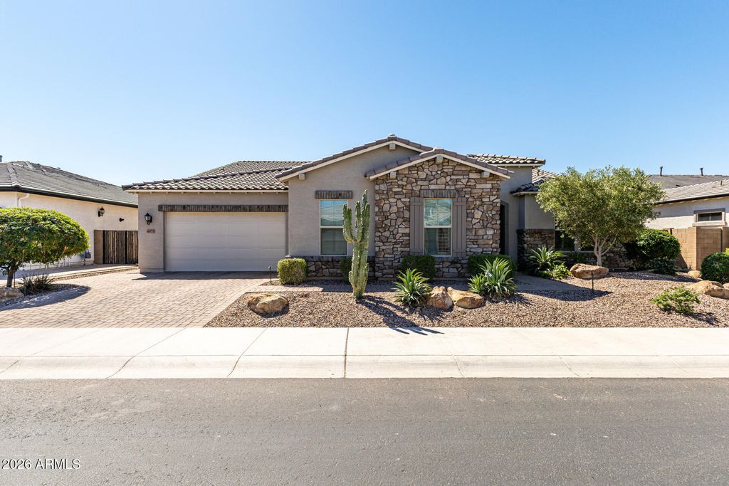 4075 E GRAND CANYON Drive, Chandler, AZ 85249