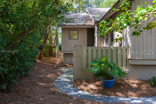11 Muirfield Rd, Hilton Head Island, SC 29928