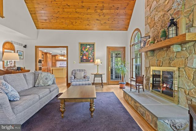 1653 WATERGLEN DR, West Chester, PA 19382