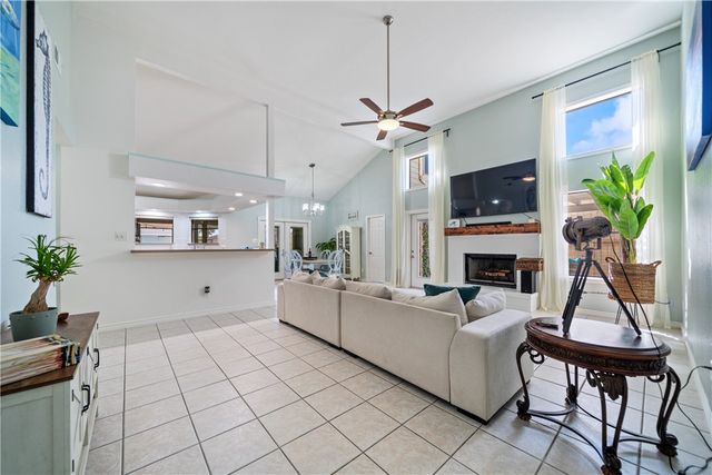 13825 Topsail St, Corpus Christi, TX 78418