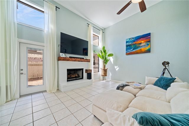 13825 Topsail St, Corpus Christi, TX 78418