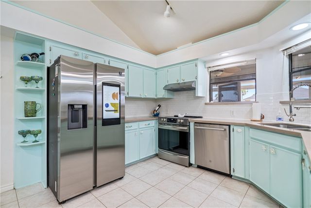 13825 Topsail St, Corpus Christi, TX 78418