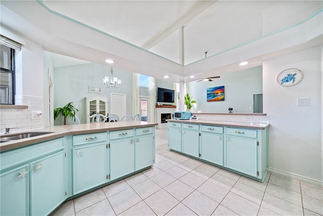 13825 Topsail St, Corpus Christi, TX 78418