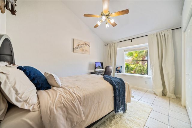 13825 Topsail St, Corpus Christi, TX 78418