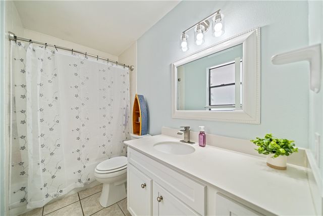 13825 Topsail St, Corpus Christi, TX 78418