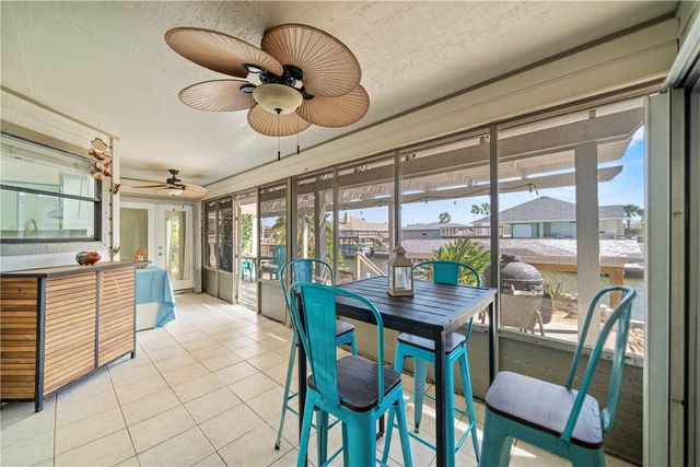 13825 Topsail St, Corpus Christi, TX 78418