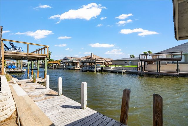 13825 Topsail St, Corpus Christi, TX 78418