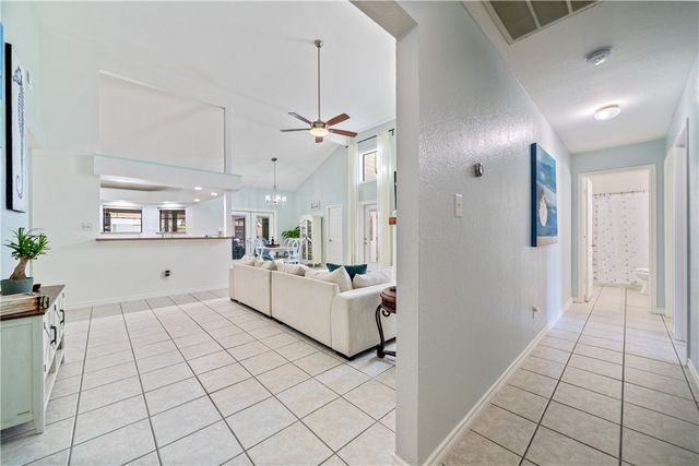 13825 Topsail St, Corpus Christi, TX 78418