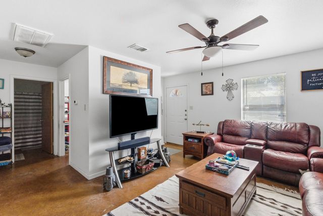 631 Coleman Street, Stephenville, TX 76401