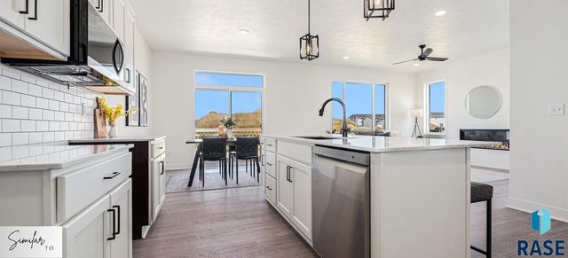 312 S Willow Spring Dr Drive, Sioux Falls, SD 57110