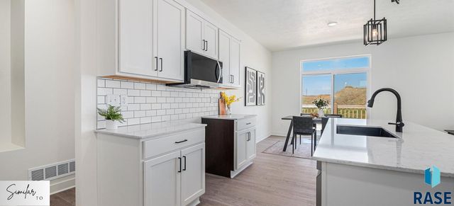 312 S Willow Spring Dr Drive, Sioux Falls, SD 57110