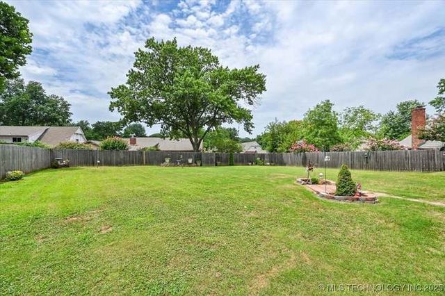6310 S 72nd Place, Tulsa, OK 74133