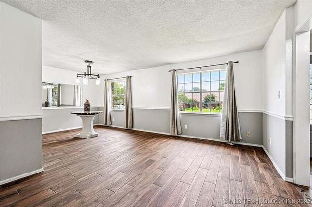 6310 S 72nd Place, Tulsa, OK 74133