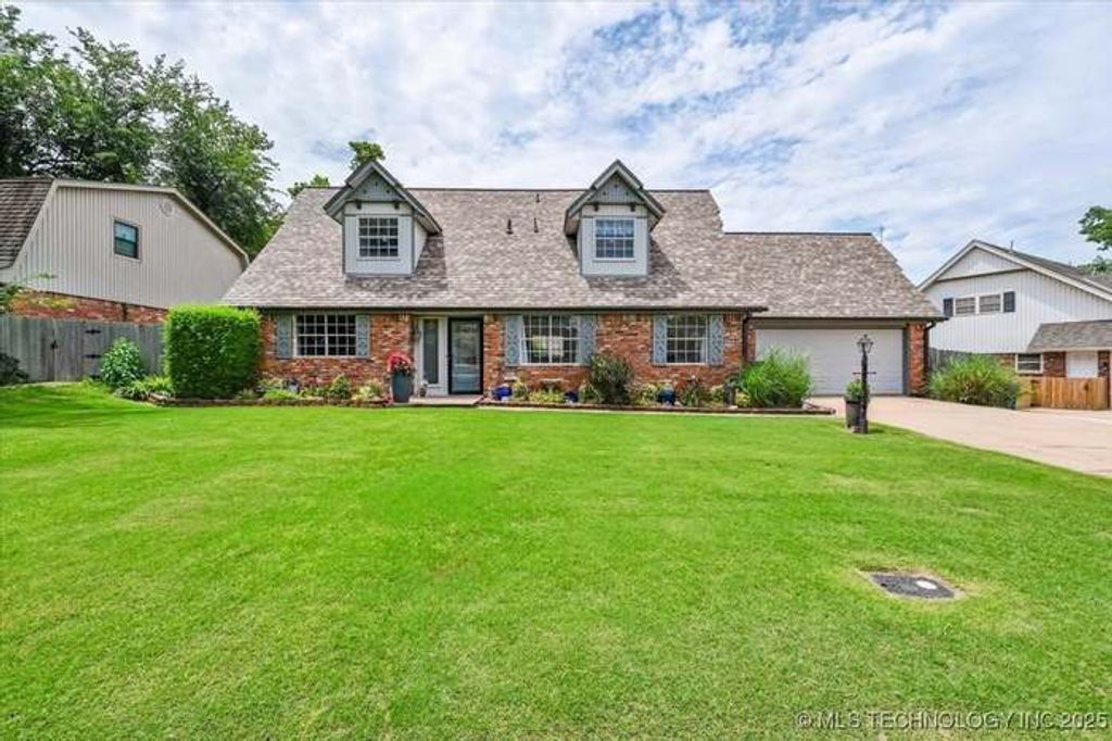 6310 S 72nd Place, Tulsa, OK 74133
