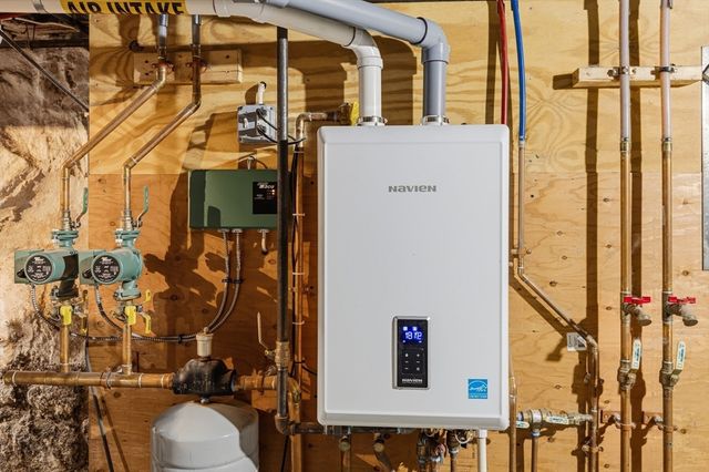 76 Liberty St, New Bedford, MA 02740