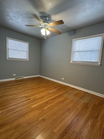 1229 Algonquin Drive, Elgin, IL 60120