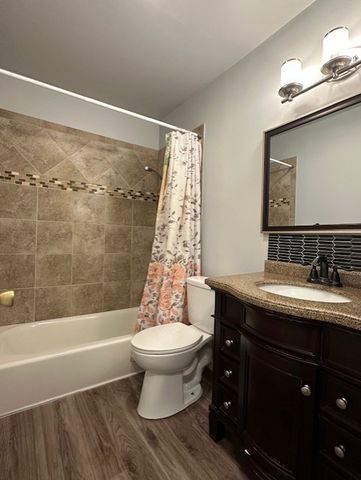 1229 Algonquin Drive, Elgin, IL 60120