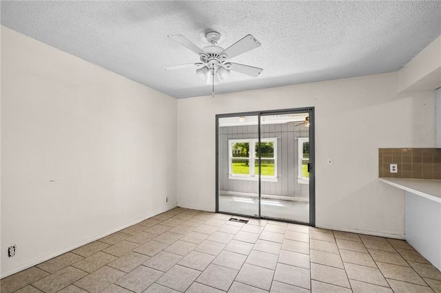 999 S Curtis Avenue, Pea Ridge, AR 72751