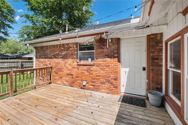 999 S Curtis Avenue, Pea Ridge, AR 72751
