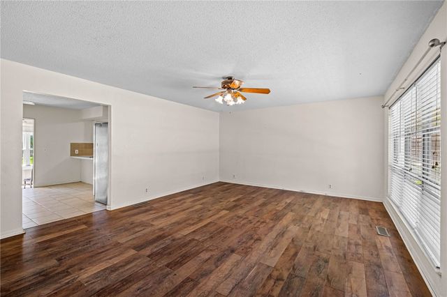 999 S Curtis Avenue, Pea Ridge, AR 72751