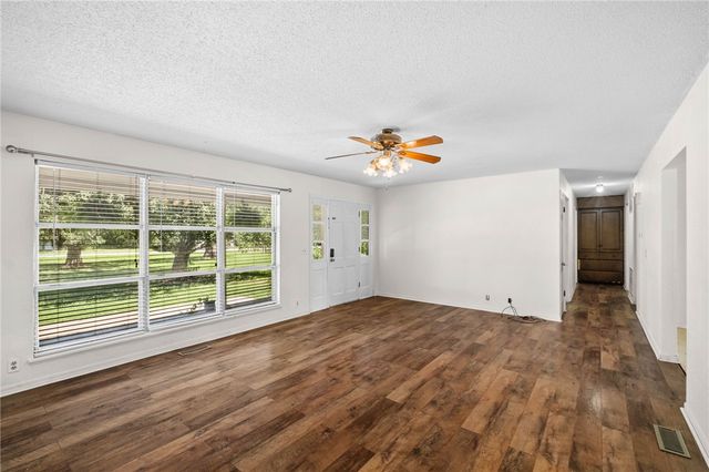 999 S Curtis Avenue, Pea Ridge, AR 72751