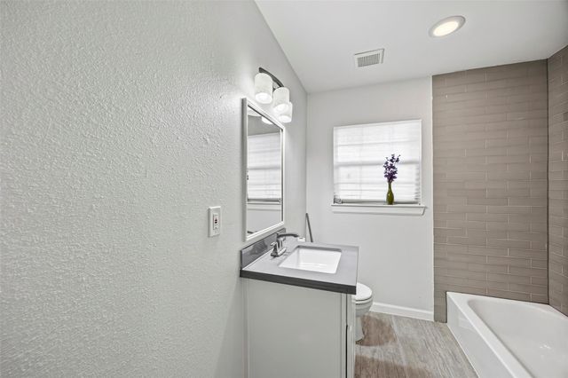 4914 Ventura Lane, Houston, TX 77021