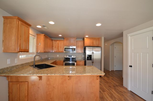 3512 Avenue H, White City, OR 97503