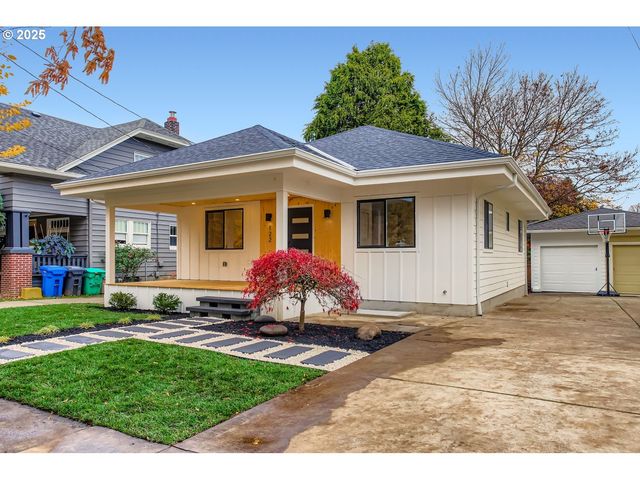 122 Ne 44TH Ave, Portland, OR 97213