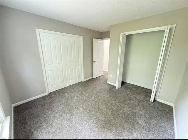 458 Warner Hall PL, Newport News, VA 23608