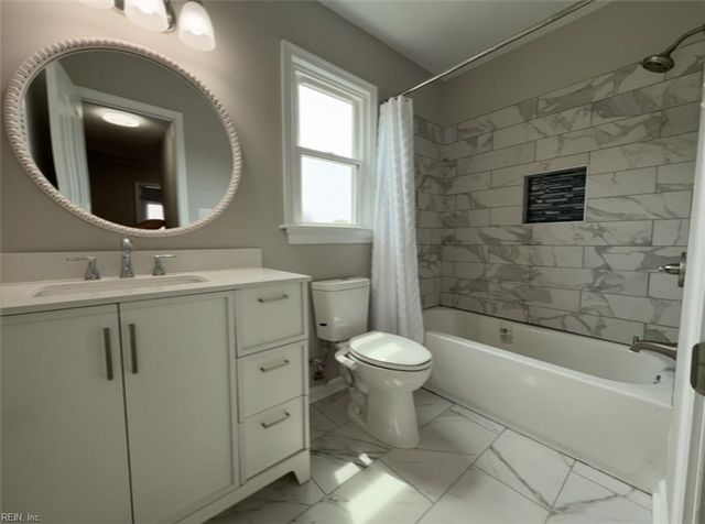 458 Warner Hall PL, Newport News, VA 23608