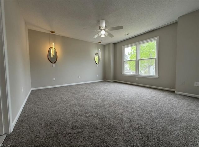 458 Warner Hall PL, Newport News, VA 23608