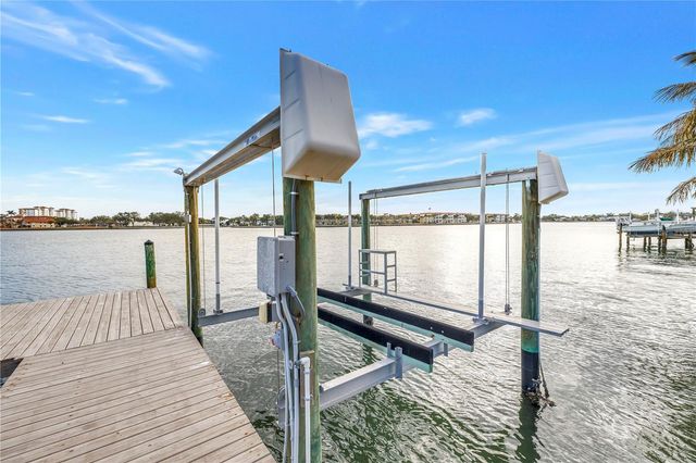 3901 14TH WAY NE, St Petersburg, FL 33703