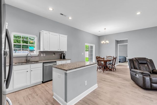 5630 Dinkler Ave., Loris, SC 29569