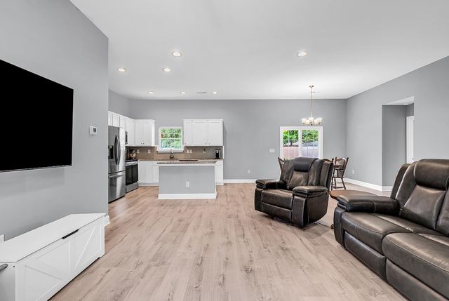 5630 Dinkler Ave., Loris, SC 29569