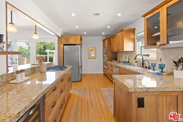 6531 W 77th Street, Los Angeles, CA 90045