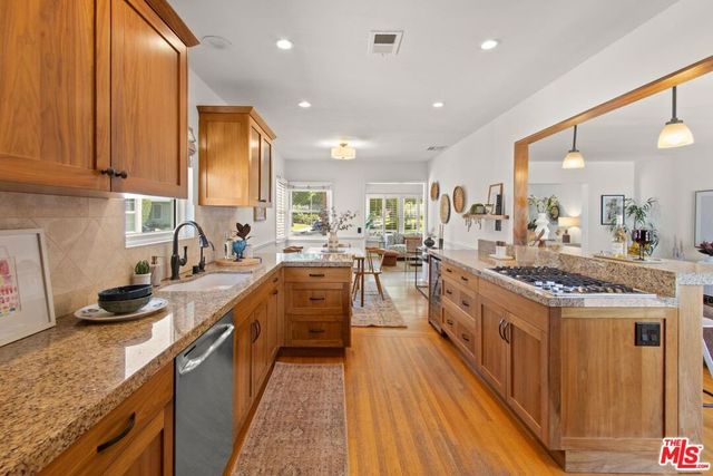 6531 W 77th Street, Los Angeles, CA 90045