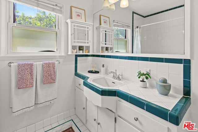 6531 W 77th Street, Los Angeles, CA 90045