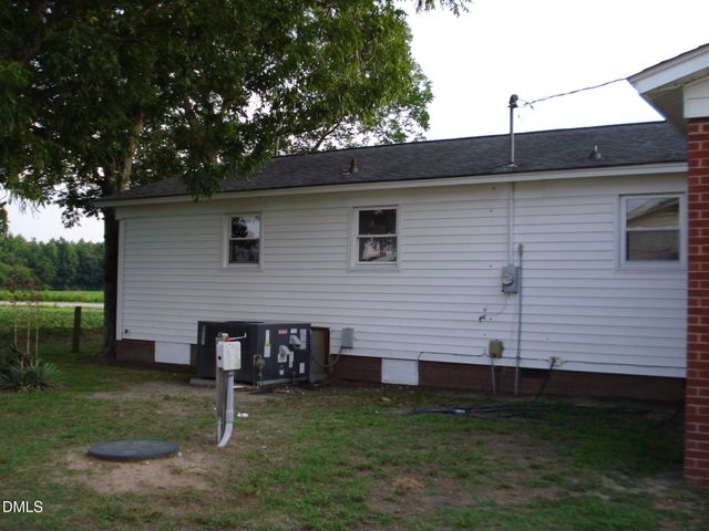 3900 N Spring Branch Road, Dunn, NC 28334
