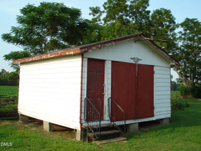 3900 N Spring Branch Road, Dunn, NC 28334