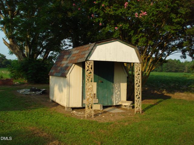 3900 N Spring Branch Road, Dunn, NC 28334