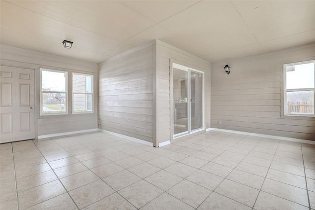 218 Cloud RD, Hutto, TX 78634