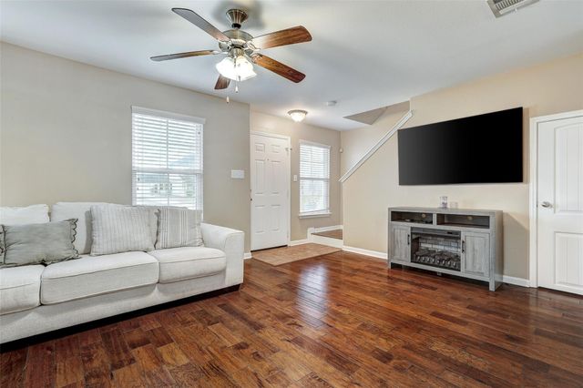 218 Cloud RD, Hutto, TX 78634