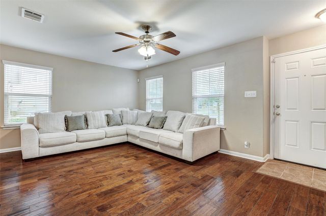 218 Cloud RD, Hutto, TX 78634