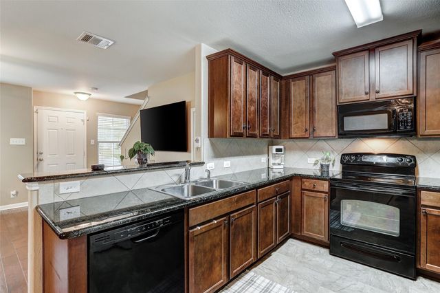 218 Cloud RD, Hutto, TX 78634