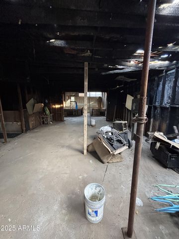 1820 E JONES Avenue, Phoenix, AZ 85040