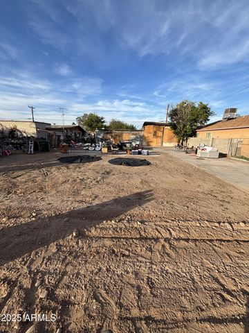 1820 E JONES Avenue, Phoenix, AZ 85040