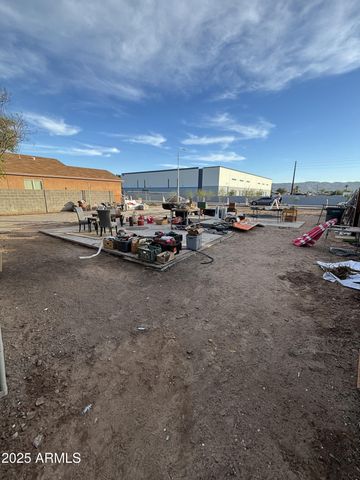 1820 E JONES Avenue, Phoenix, AZ 85040