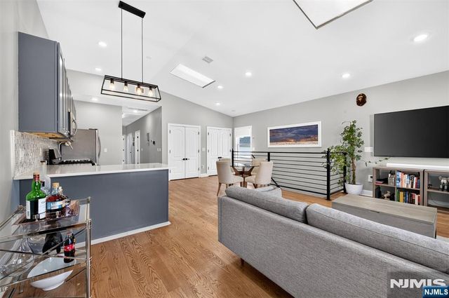 103 Thorne Street 2, Jersey City, NJ 07307